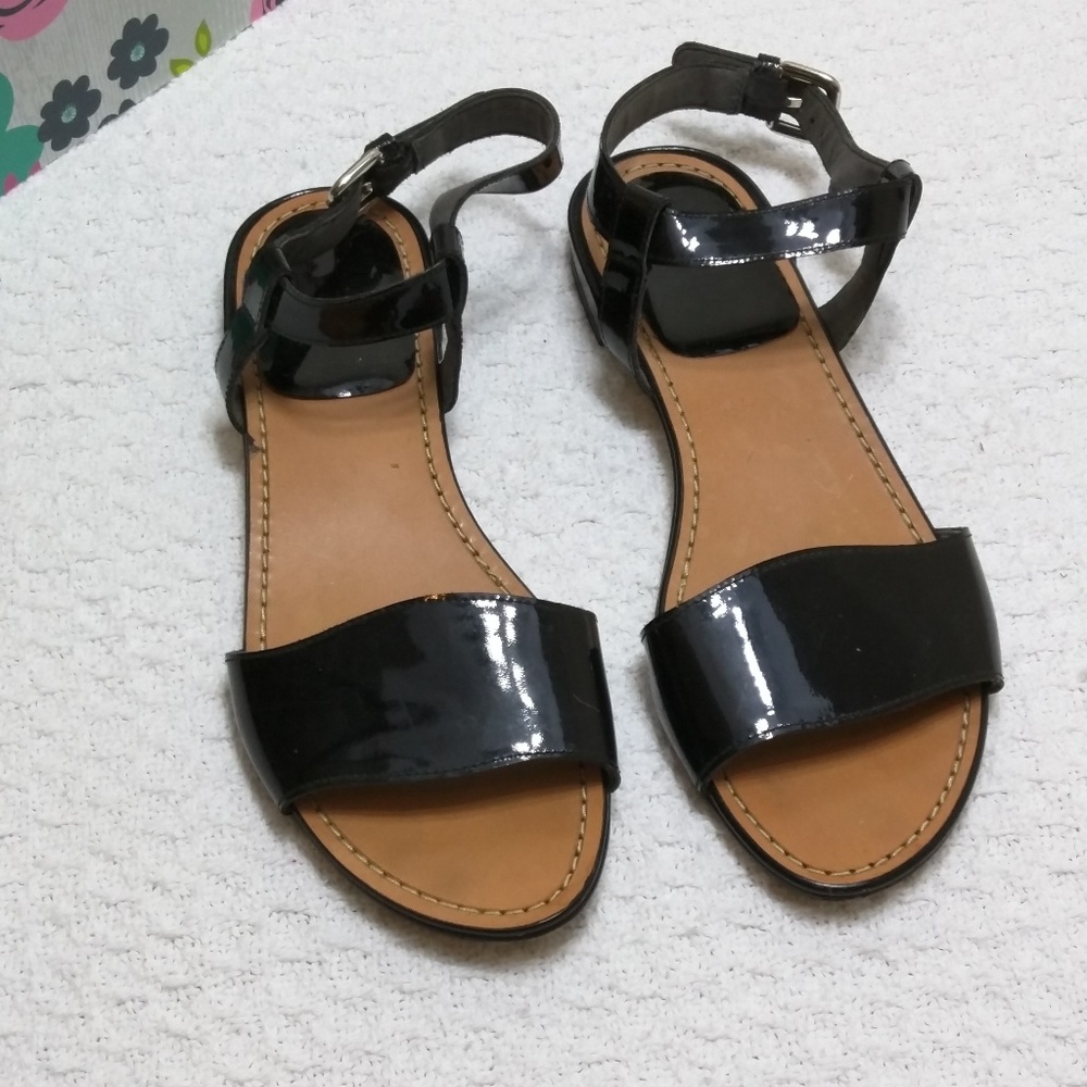 Stuart Weitzman flat black sandals size 7